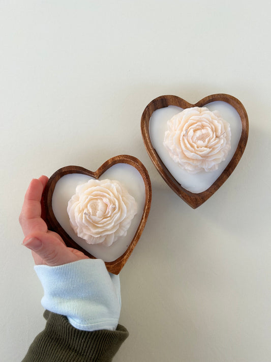 Wooden heart & flower candle